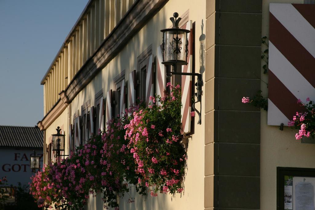 Hotel Brauereigasthof Landwehr-Brau Reichelshofen Exterior photo